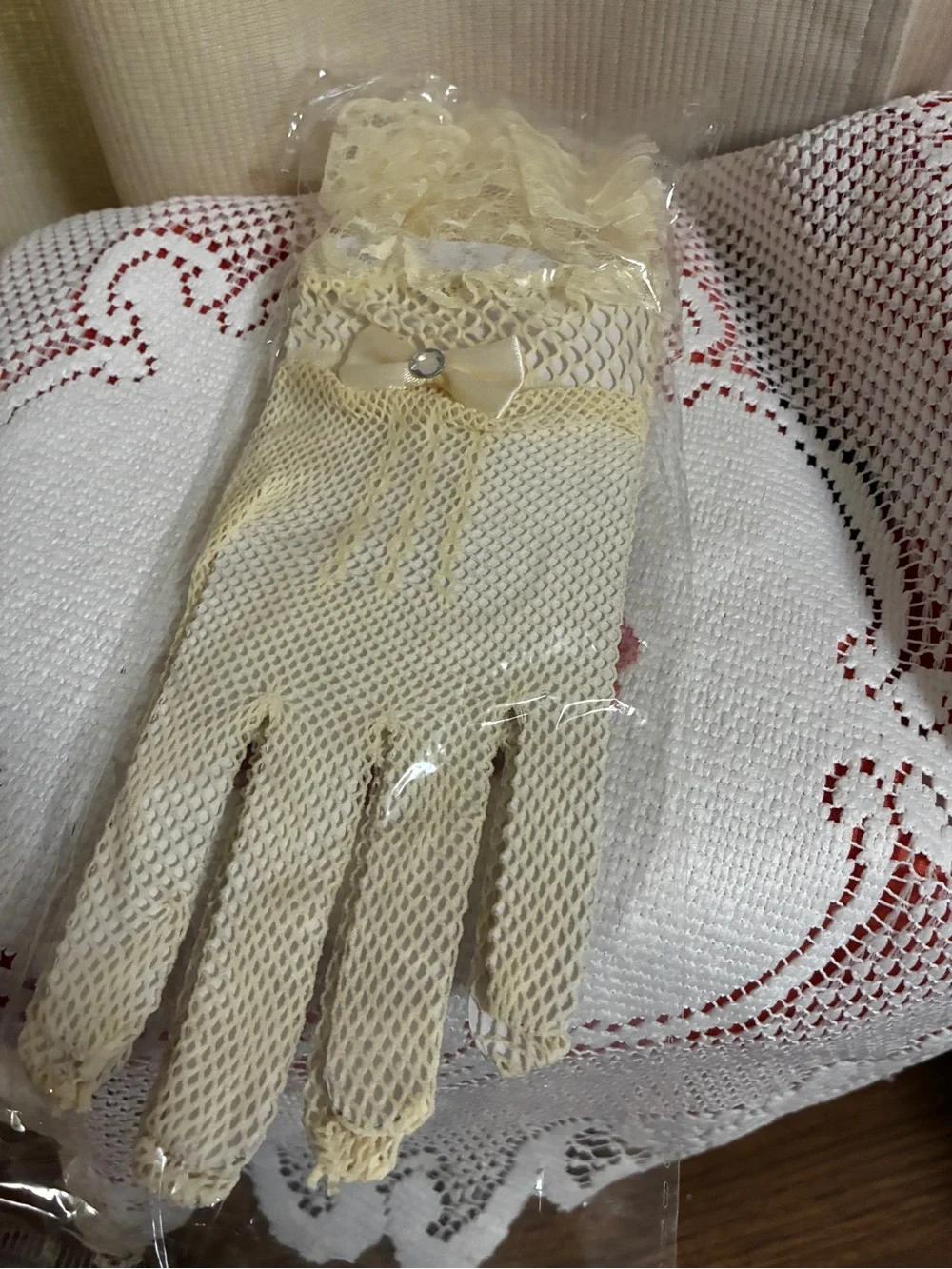 Ivory Lace-Trim Women's Dress Gloves with Bow Accent